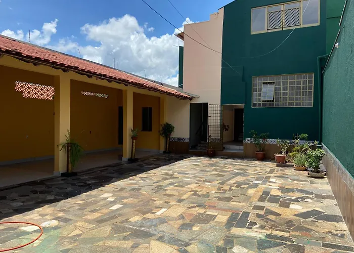 Casa Pequena, Confortavel E Bem Localizada