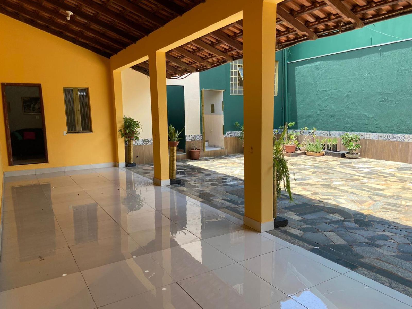 Casa Pequena, Confortavel E Bem Localizada